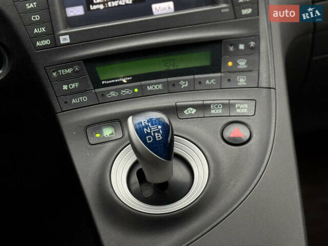 Сірий Тойота Пріус, об'ємом двигуна 1.8 л та пробігом 267 тис. км за 8900 $, фото 47 на Automoto.ua