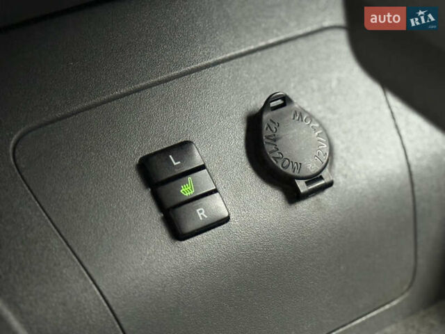 Сірий Тойота Пріус, об'ємом двигуна 1.8 л та пробігом 267 тис. км за 8900 $, фото 61 на Automoto.ua