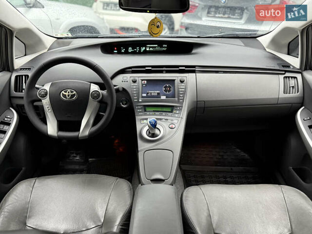 Сірий Тойота Пріус, об'ємом двигуна 1.8 л та пробігом 267 тис. км за 8900 $, фото 44 на Automoto.ua