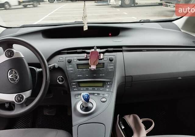 Сірий Тойота Пріус, об'ємом двигуна 1.8 л та пробігом 390 тис. км за 9950 $, фото 18 на Automoto.ua