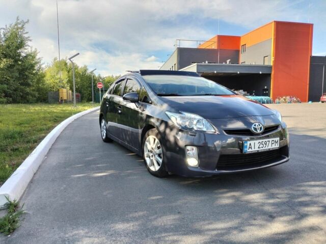 Серый Тойота Приус, объемом двигателя 1.8 л и пробегом 300 тыс. км за 10700 $, фото 6 на Automoto.ua