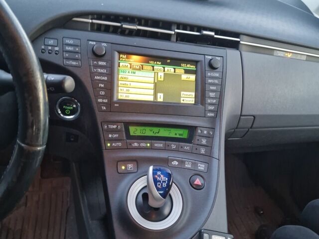 Серый Тойота Приус, объемом двигателя 1.8 л и пробегом 280 тыс. км за 10800 $, фото 6 на Automoto.ua