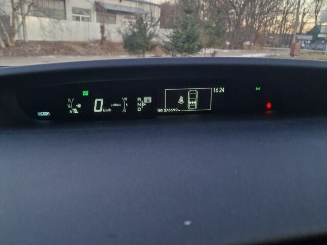 Серый Тойота Приус, объемом двигателя 1.8 л и пробегом 280 тыс. км за 10800 $, фото 7 на Automoto.ua