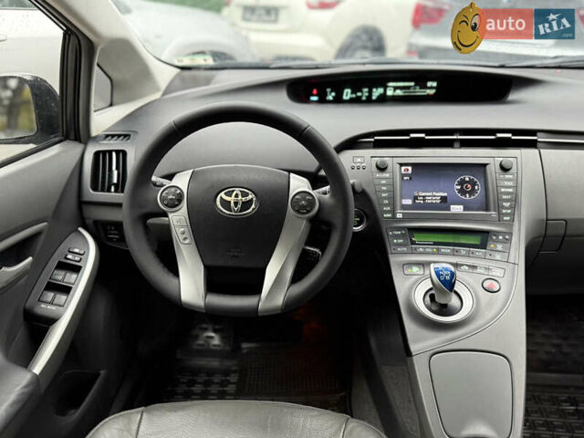 Сірий Тойота Пріус, об'ємом двигуна 1.8 л та пробігом 267 тис. км за 8900 $, фото 45 на Automoto.ua