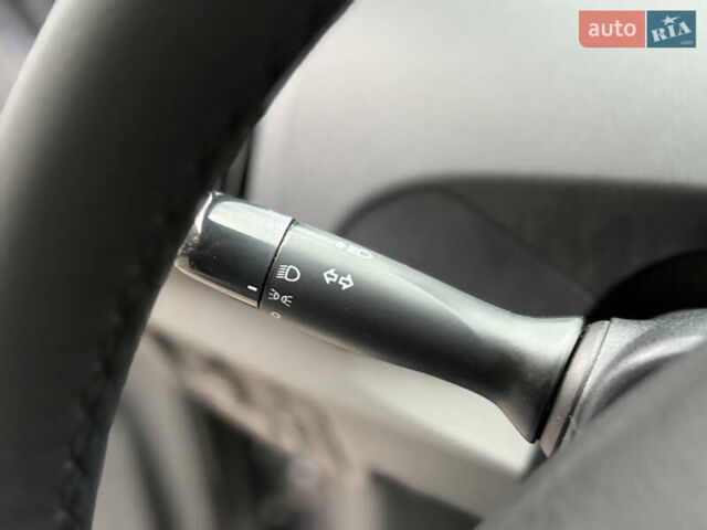 Сірий Тойота Пріус, об'ємом двигуна 1.8 л та пробігом 267 тис. км за 8900 $, фото 57 на Automoto.ua
