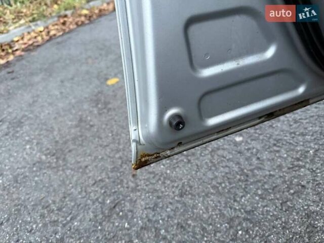 Серый Тойота Приус, объемом двигателя 1.8 л и пробегом 336 тыс. км за 7800 $, фото 25 на Automoto.ua