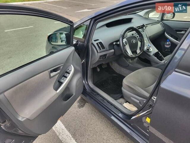 Серый Тойота Приус, объемом двигателя 1.8 л и пробегом 241 тыс. км за 10700 $, фото 7 на Automoto.ua