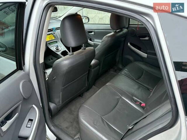 Серый Тойота Приус, объемом двигателя 1.8 л и пробегом 336 тыс. км за 7800 $, фото 12 на Automoto.ua