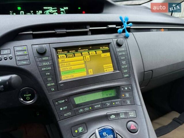 Серый Тойота Приус, объемом двигателя 1.8 л и пробегом 336 тыс. км за 7800 $, фото 18 на Automoto.ua