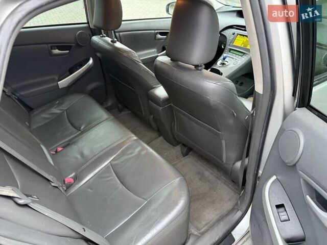 Серый Тойота Приус, объемом двигателя 1.8 л и пробегом 336 тыс. км за 7800 $, фото 13 на Automoto.ua