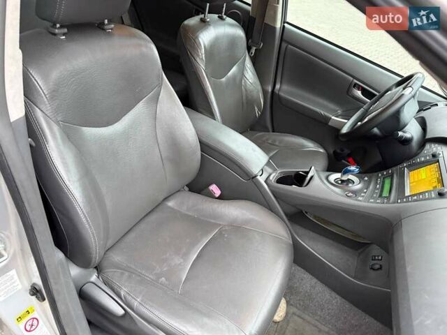 Серый Тойота Приус, объемом двигателя 1.8 л и пробегом 336 тыс. км за 7800 $, фото 11 на Automoto.ua