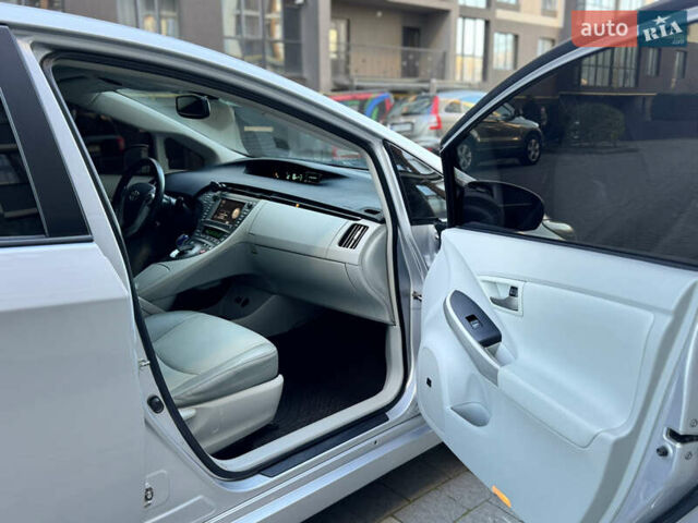 Сірий Тойота Пріус, об'ємом двигуна 1.8 л та пробігом 269 тис. км за 11499 $, фото 51 на Automoto.ua