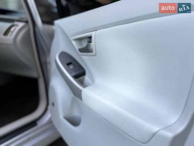 Сірий Тойота Пріус, об'ємом двигуна 1.8 л та пробігом 269 тис. км за 11499 $, фото 52 на Automoto.ua