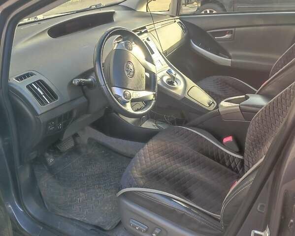 Серый Тойота Приус, объемом двигателя 1.8 л и пробегом 115 тыс. км за 12500 $, фото 1 на Automoto.ua
