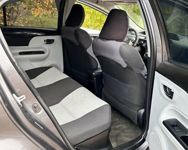 Тойота Приус 2012 в Кропивницком (Кировограде) на Automoto.ua Серый Тойота Приус, объемом двигателя 1.5 л и пробегом 220 тыс. км за 8700 $, фото 25 на Automoto.ua