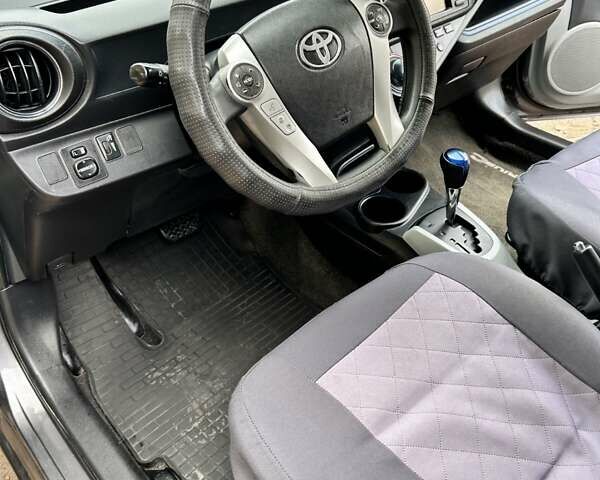 Тойота Приус 2012 в Кропивницком (Кировограде) на Automoto.ua Серый Тойота Приус, объемом двигателя 1.5 л и пробегом 220 тыс. км за 8700 $, фото 13 на Automoto.ua