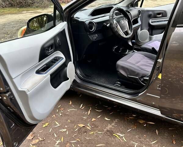 Тойота Приус 2012 в Кропивницком (Кировограде) на Automoto.ua Серый Тойота Приус, объемом двигателя 1.5 л и пробегом 220 тыс. км за 8700 $, фото 12 на Automoto.ua