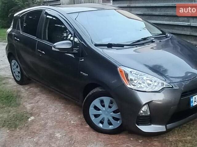 Серый Тойота Приус, объемом двигателя 1.5 л и пробегом 251 тыс. км за 8600 $, фото 1 на Automoto.ua