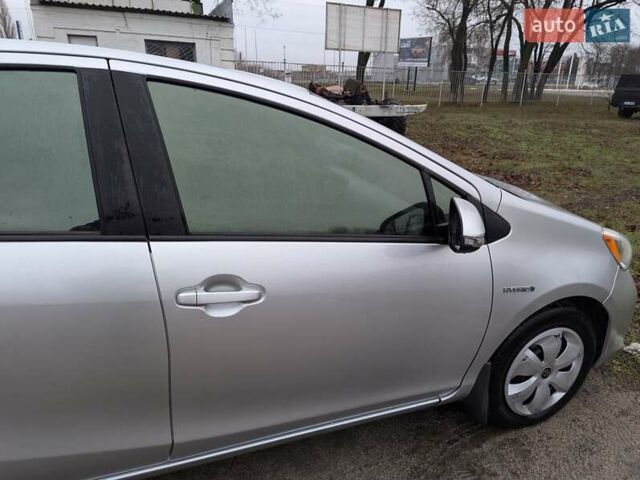Серый Тойота Приус, объемом двигателя 1.5 л и пробегом 221 тыс. км за 7600 $, фото 12 на Automoto.ua