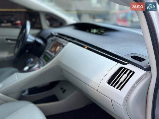 Сірий Тойота Пріус, об'ємом двигуна 1.8 л та пробігом 269 тис. км за 11499 $, фото 54 на Automoto.ua