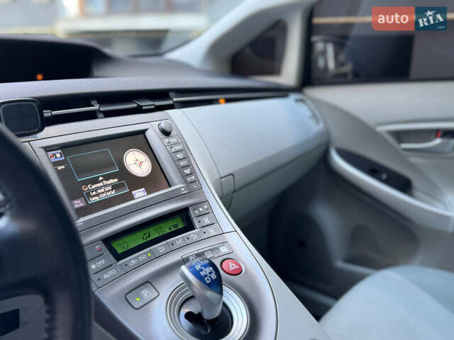 Сірий Тойота Пріус, об'ємом двигуна 1.8 л та пробігом 269 тис. км за 11499 $, фото 48 на Automoto.ua