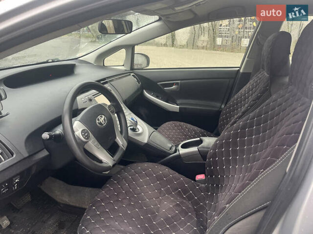 Серый Тойота Приус, объемом двигателя 1.8 л и пробегом 206 тыс. км за 10000 $, фото 9 на Automoto.ua