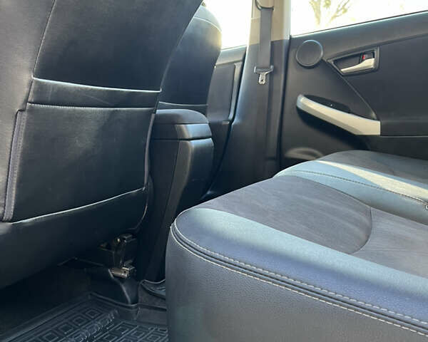 Сірий Тойота Пріус, об'ємом двигуна 1.8 л та пробігом 299 тис. км за 10700 $, фото 4 на Automoto.ua