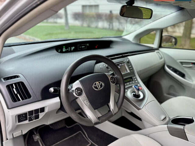 Сірий Тойота Пріус, об'ємом двигуна 1.8 л та пробігом 230 тис. км за 9500 $, фото 15 на Automoto.ua
