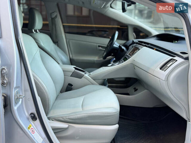 Сірий Тойота Пріус, об'ємом двигуна 1.8 л та пробігом 269 тис. км за 11499 $, фото 53 на Automoto.ua