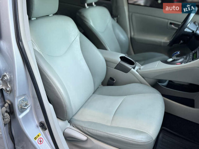 Сірий Тойота Пріус, об'ємом двигуна 1.8 л та пробігом 269 тис. км за 11499 $, фото 56 на Automoto.ua