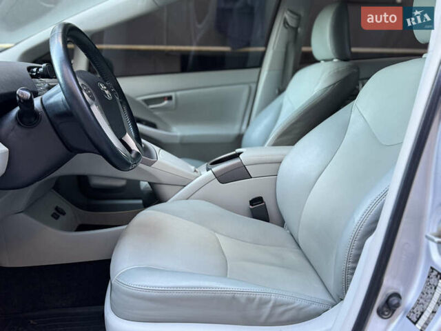 Сірий Тойота Пріус, об'ємом двигуна 1.8 л та пробігом 269 тис. км за 11499 $, фото 43 на Automoto.ua