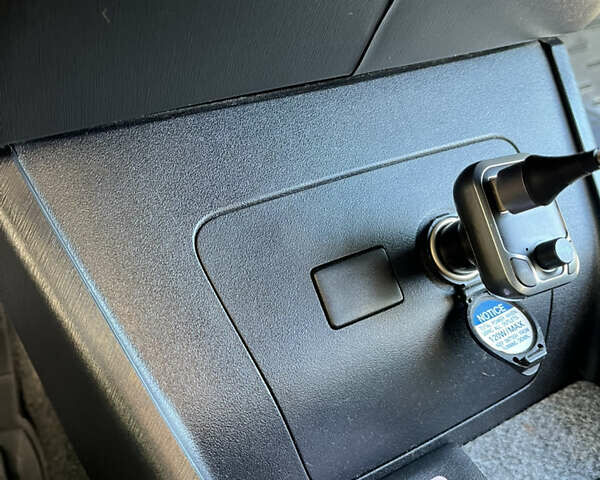 Сірий Тойота Пріус, об'ємом двигуна 1.8 л та пробігом 299 тис. км за 10700 $, фото 19 на Automoto.ua