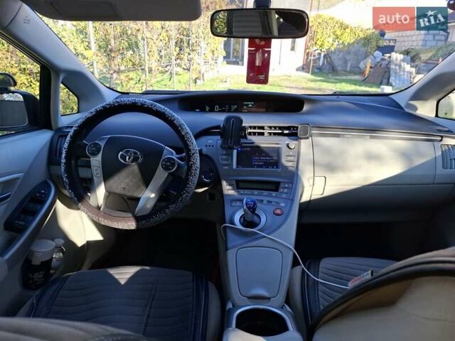 Серый Тойота Приус, объемом двигателя 1.8 л и пробегом 238 тыс. км за 10200 $, фото 1 на Automoto.ua