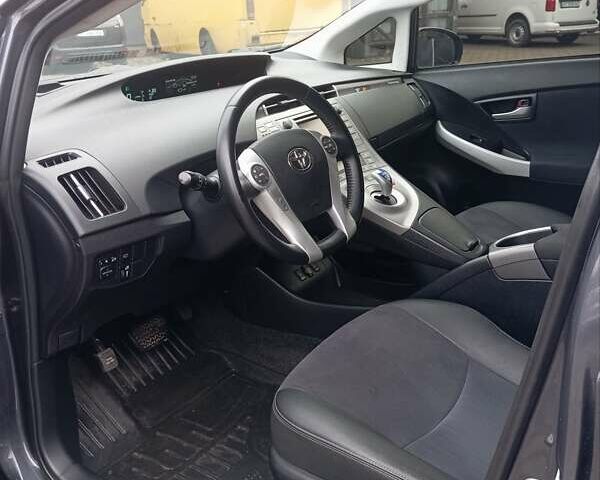 Серый Тойота Приус, объемом двигателя 1.8 л и пробегом 449 тыс. км за 10400 $, фото 15 на Automoto.ua