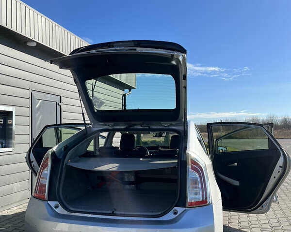 Сірий Тойота Пріус, об'ємом двигуна 1.8 л та пробігом 299 тис. км за 10700 $, фото 8 на Automoto.ua