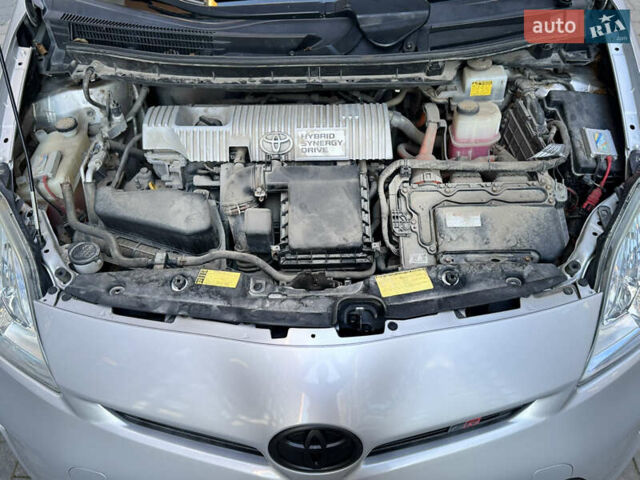 Сірий Тойота Пріус, об'ємом двигуна 1.8 л та пробігом 269 тис. км за 11499 $, фото 69 на Automoto.ua