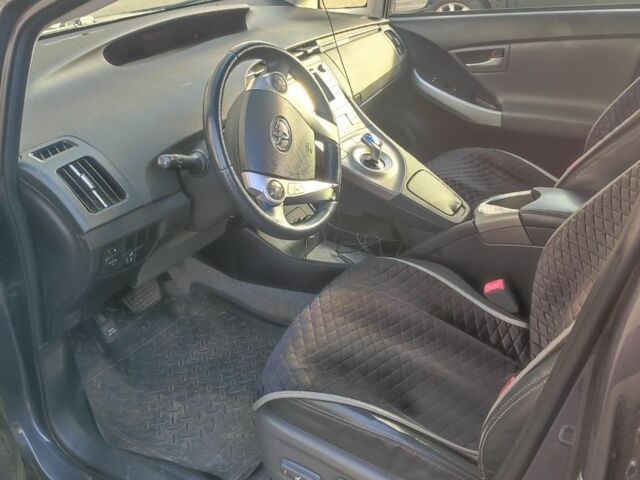 Сірий Тойота Пріус, об'ємом двигуна 1.8 л та пробігом 115 тис. км за 12500 $, фото 2 на Automoto.ua