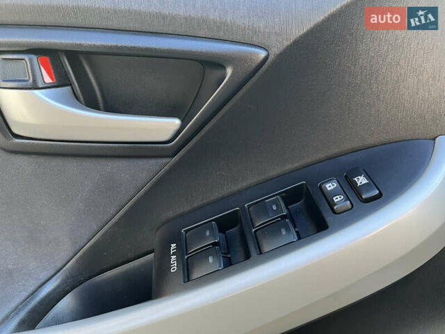 Сірий Тойота Пріус, об'ємом двигуна 1.8 л та пробігом 299 тис. км за 10700 $, фото 18 на Automoto.ua