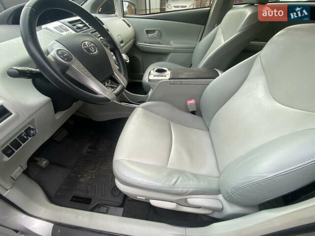 Серый Тойота Приус, объемом двигателя 1.8 л и пробегом 273 тыс. км за 11000 $, фото 6 на Automoto.ua