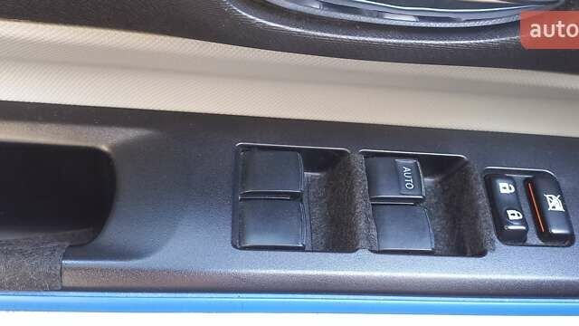 Серый Тойота Приус, объемом двигателя 1.5 л и пробегом 251 тыс. км за 8600 $, фото 4 на Automoto.ua