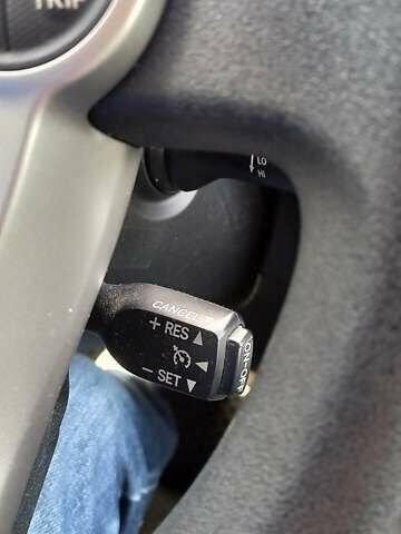 Серый Тойота Приус, объемом двигателя 1.5 л и пробегом 251 тыс. км за 8600 $, фото 8 на Automoto.ua