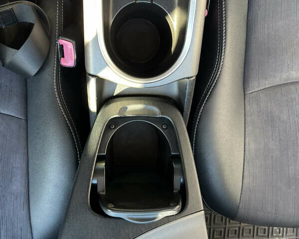 Сірий Тойота Пріус, об'ємом двигуна 1.8 л та пробігом 299 тис. км за 10700 $, фото 14 на Automoto.ua