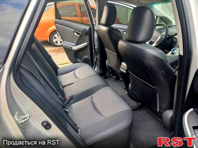 Сірий Тойота Пріус, об'ємом двигуна 1.8 л та пробігом 200 тис. км за 13500 $, фото 2 на Automoto.ua