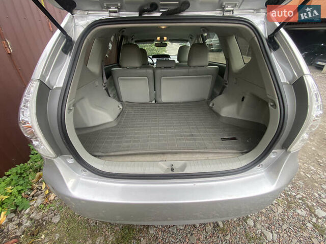 Серый Тойота Приус, объемом двигателя 1.8 л и пробегом 273 тыс. км за 11000 $, фото 5 на Automoto.ua