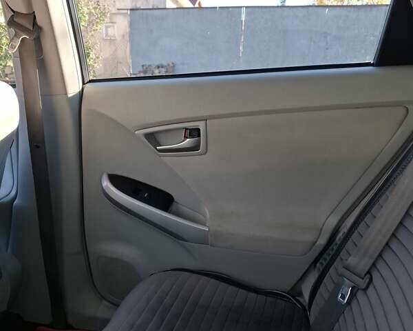 Серый Тойота Приус, объемом двигателя 1.8 л и пробегом 238 тыс. км за 10200 $, фото 7 на Automoto.ua