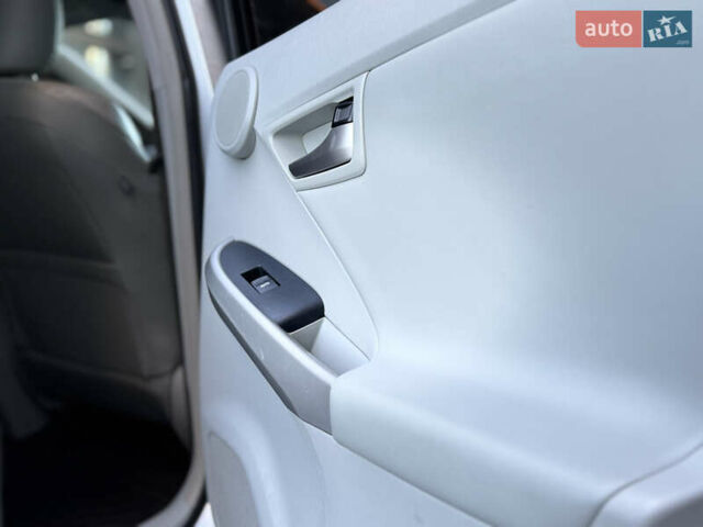 Сірий Тойота Пріус, об'ємом двигуна 1.8 л та пробігом 269 тис. км за 11499 $, фото 58 на Automoto.ua