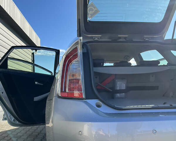 Сірий Тойота Пріус, об'ємом двигуна 1.8 л та пробігом 299 тис. км за 10700 $, фото 6 на Automoto.ua