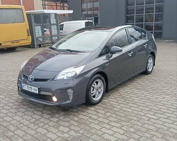 Серый Тойота Приус, объемом двигателя 1.8 л и пробегом 449 тыс. км за 10400 $, фото 4 на Automoto.ua