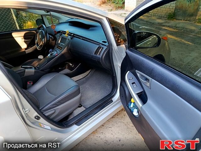 Серый Тойота Приус, объемом двигателя 1.8 л и пробегом 200 тыс. км за 12500 $, фото 8 на Automoto.ua