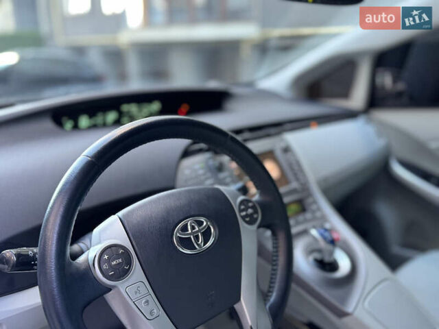 Сірий Тойота Пріус, об'ємом двигуна 1.8 л та пробігом 269 тис. км за 11499 $, фото 46 на Automoto.ua